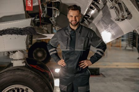 Personnel de transport en uniforme